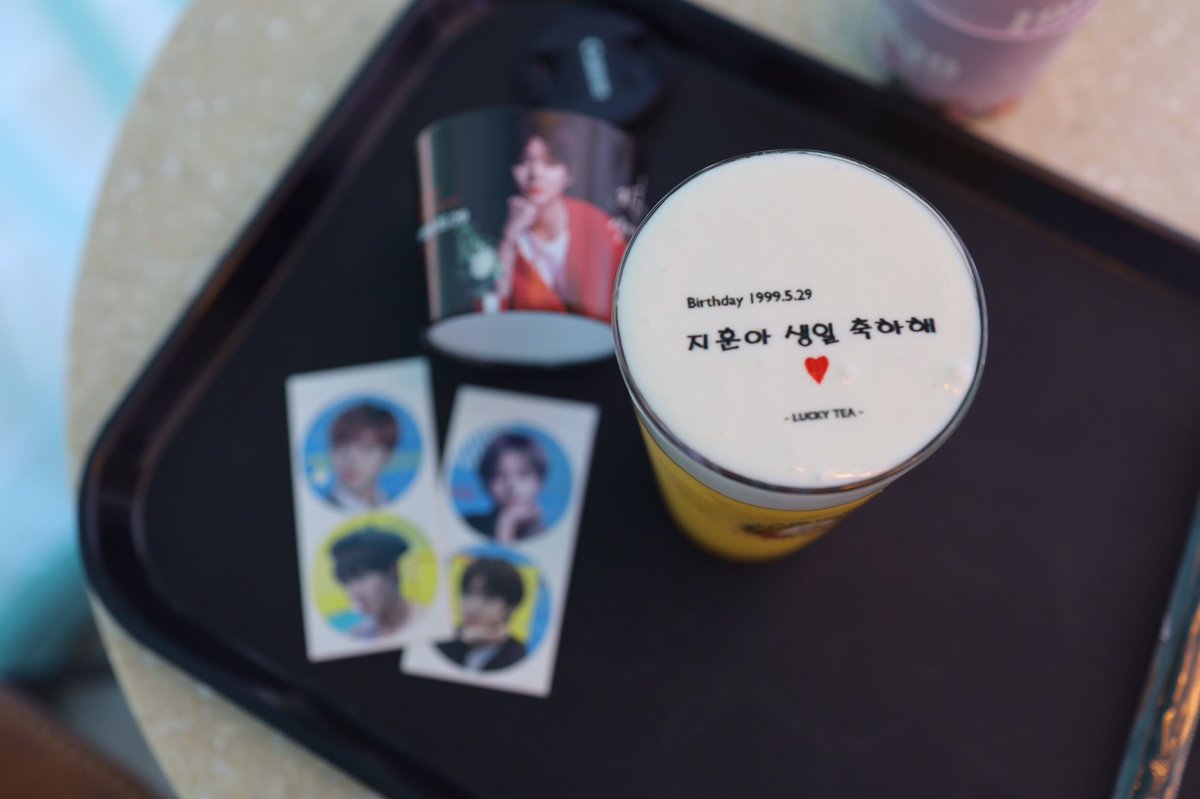 wingging2E's tweet photo. @pjh_starpass 이벤트 고맙습니다~ #홍대럭키티 #생과일치즈폼 https://t.co/KySvHT7ARk