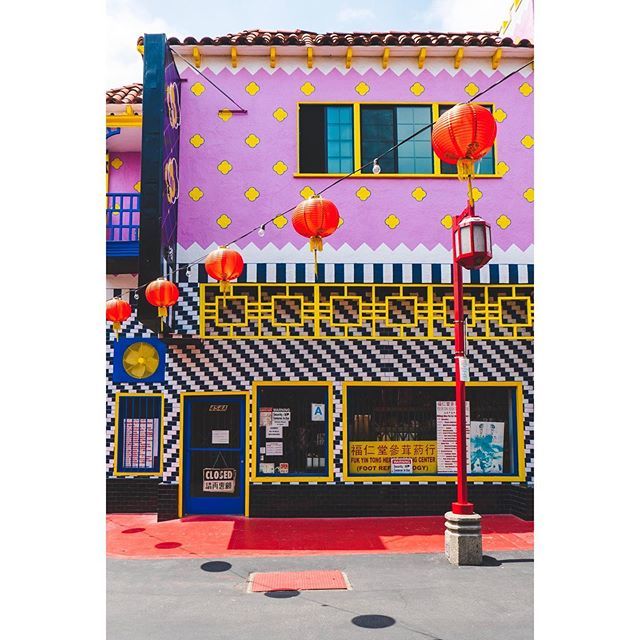 Saturday in Chinatown. 😊
——
#chinatown #losangeles #meimeilou #buildingart #streetart #streetmural #dtla #discoverla #timeoutla #la #lagram #colorful #chineseliberacebuilding #vivachedesigns #leica #leicadlux #leicawomen #leicaphoto #leicacamera #lei… bit.ly/2Ey0to9