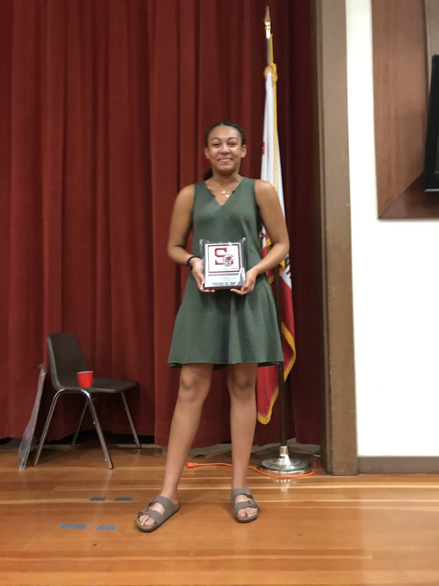 SpartanSwimmers's tweet photo. Girls varsity MVP and Coaches Award https://t.co/GHRT50ws4J