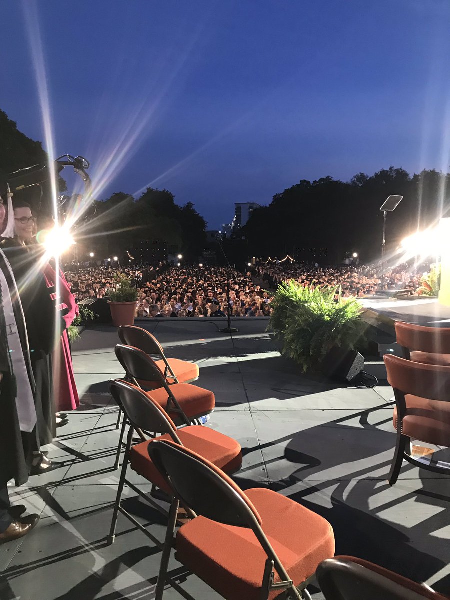 CharlotteCanni1's tweet image. Processing in and what we see from the platform. @UTAustin #utgrad2019