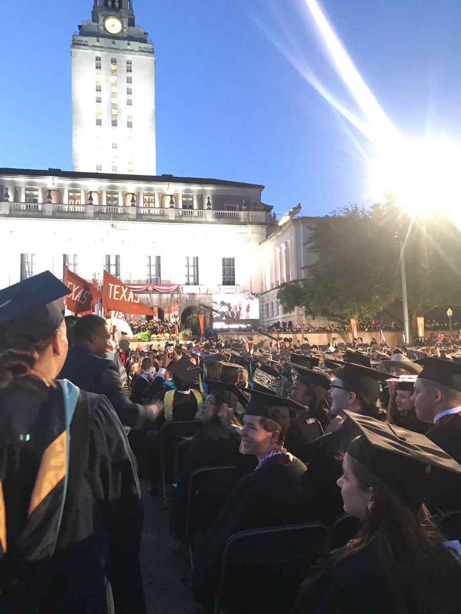 CharlotteCanni1's tweet image. Processing in and what we see from the platform. @UTAustin #utgrad2019