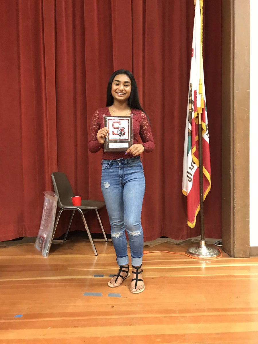 SpartanSwimmers's tweet photo. Girls JV most improved, MVP and Coaches Award https://t.co/kNlqnEwFG3