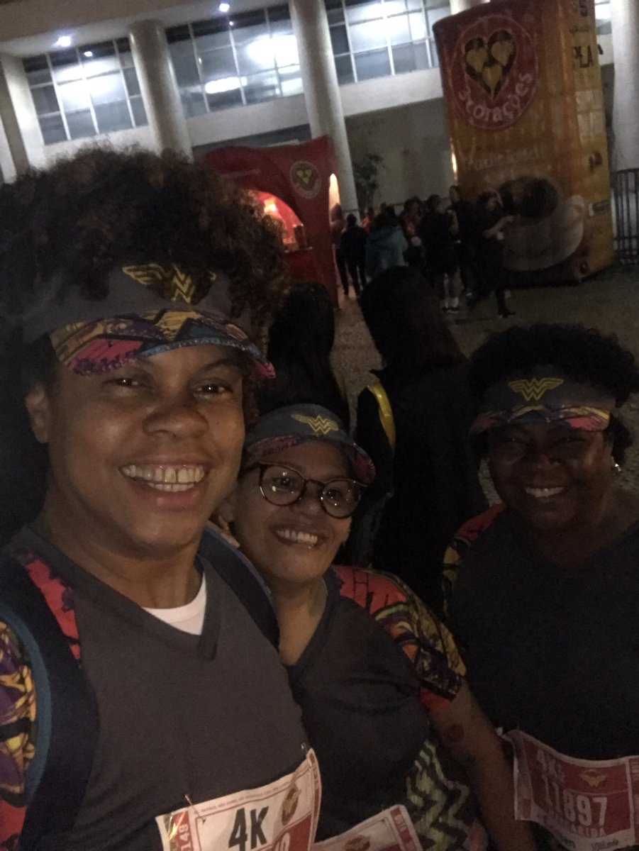 repop80's tweet photo. Nós estamos na rua... pra uma corrida maravilhosa da Mulher Maravilha no centro #Vemprarua #Vemcorrer https://t.co/ALBrduT2Yt