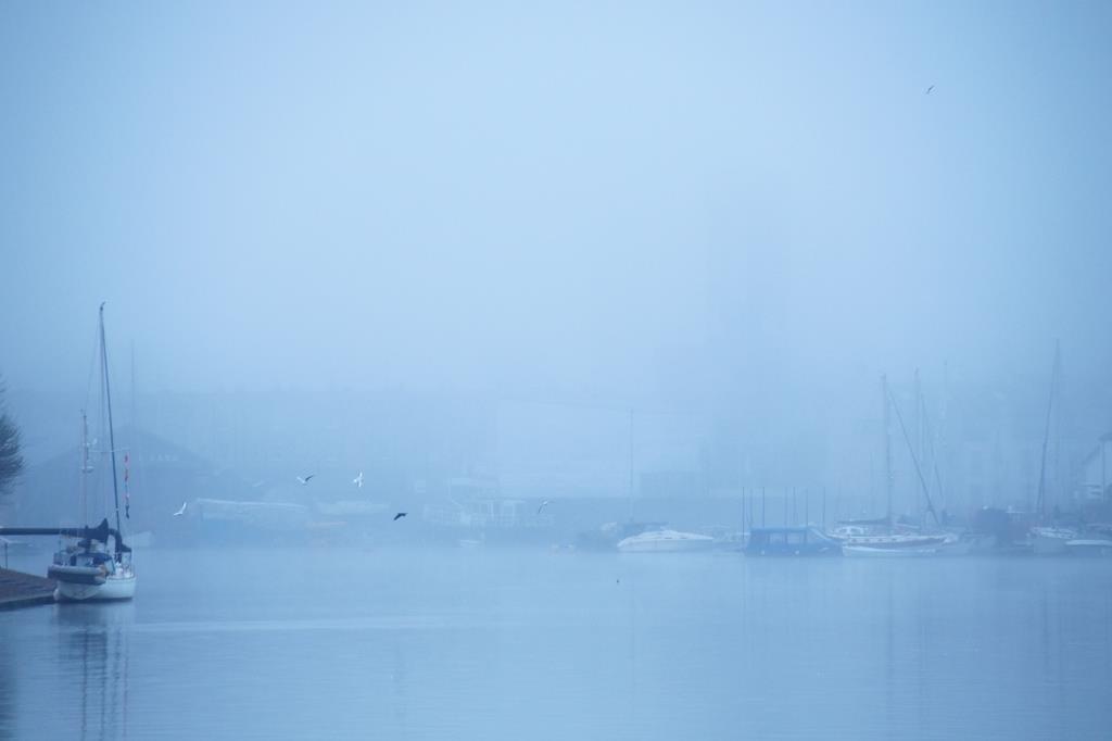 Foggy Morning ~ Bristol, UK itchyfeetsblog.wordpress.com/2019/05/26/fog…