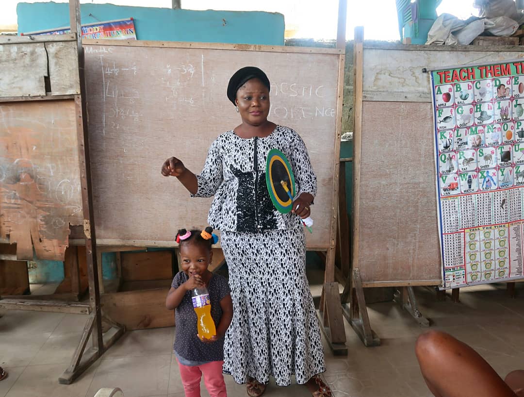 lsivconsulting's tweet photo. A successful sensitization program at our adopted community yesterday.
We are so grateful that @DSVRT sent their lovely representative Mrs Kemi to speak to the women on how to report abuse.
-
#adoptacommunity #DomesticViolence #UNICEF #womenempowerment #Communitydevelopment https://t.co/LPuMBfShUu