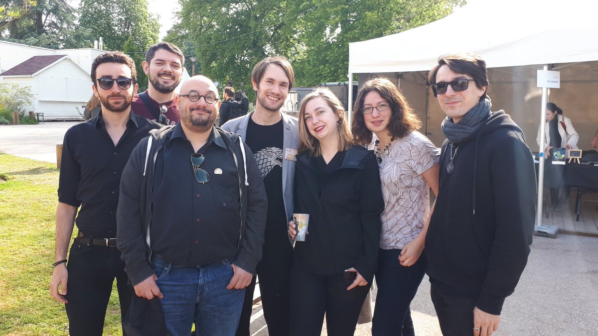 gardedenuit's tweet photo. Des gros bisous à @KevinElarbi pour son podcast #makingofthrones, chez qui quasiment tous les intervenants de cette table ronde sont passés ! 😘
Des bisous de tout le monde, et de toute la Garde de Nuit https://t.co/ji3zc5vaDI