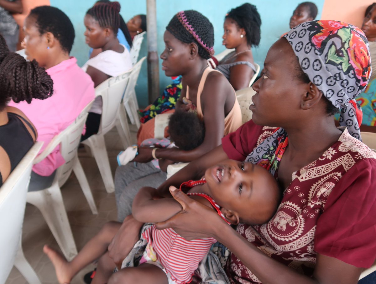 lsivconsulting's tweet photo. A successful sensitization program at our adopted community yesterday.
We are so grateful that @DSVRT sent their lovely representative Mrs Kemi to speak to the women on how to report abuse.
-
#adoptacommunity #DomesticViolence #UNICEF #womenempowerment #Communitydevelopment https://t.co/LPuMBfShUu