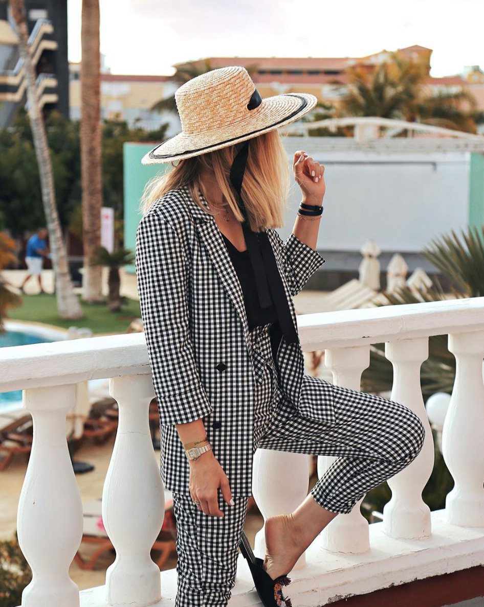 myshowroomblog's tweet photo. Gingham suit!! ☀️ #SunIsHere
https://t.co/qyCgRjehnL https://t.co/y1xgfYxj5c