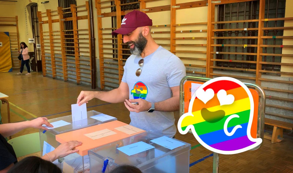 Otto_Mas's tweet photo. Ya he votado! He votado por el progreso, para no volver atrás, para que Madrid siga siendo un lugar de libertad, al igual que la Comunidad y Europa! 
Ese sobre tiene el voto para mi @ManuelaCarmena! Ah! Y todo con Gaysper, el asustafacistas, como testigo! 👻🏳️‍🌈 #Elecciones26M https://t.co/dK2jov20Gt