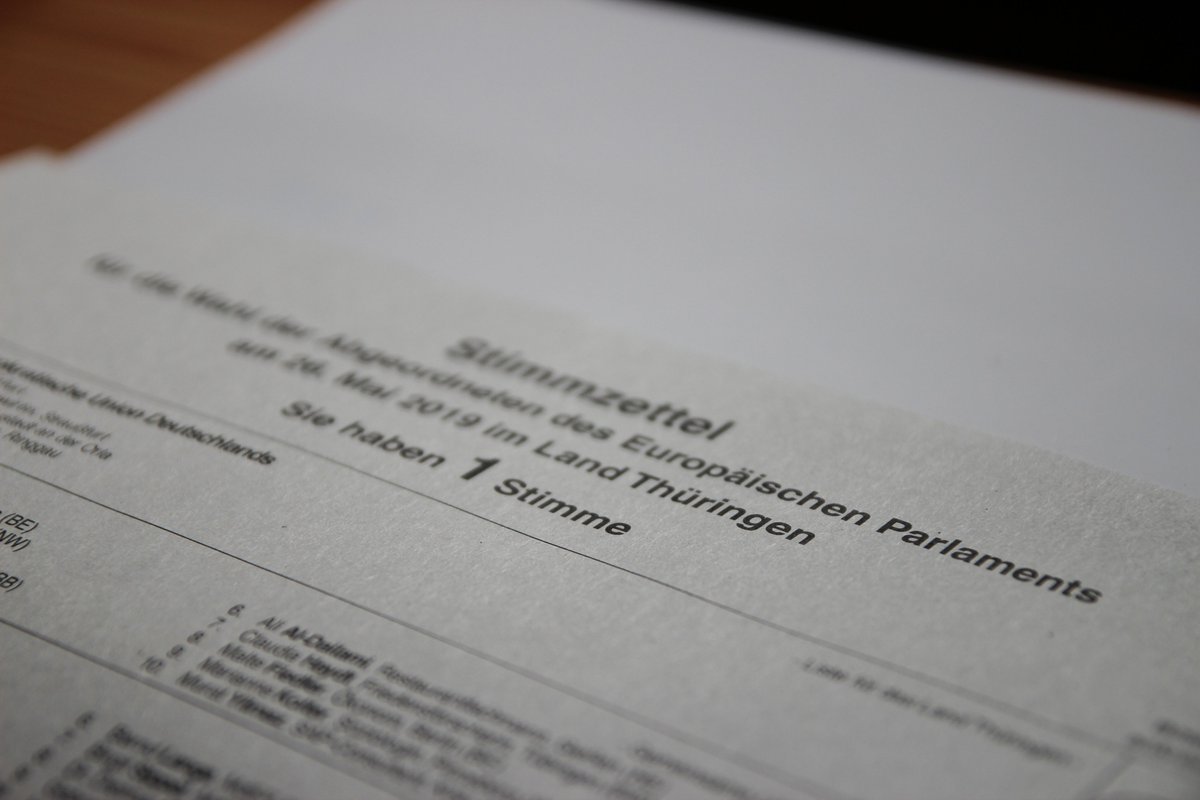 KAS_Thueringen's tweet photo. Heute ist #Europawahl2019 und #Kommunalwahl in Thüringen! Nutzen Sie Ihr Bürgerrecht und gegen Sie Ihre Stimme ab. #kaspobf #GehtWaehlen https://t.co/5edemsjytP