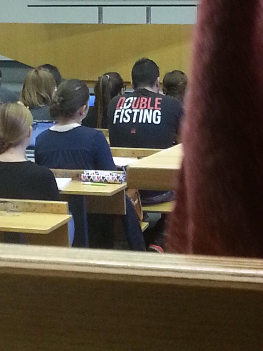 RoxxiSwan's tweet photo. "#Nice shirt" #cool #wtf #pics https://t.co/NTvoxpCqaz