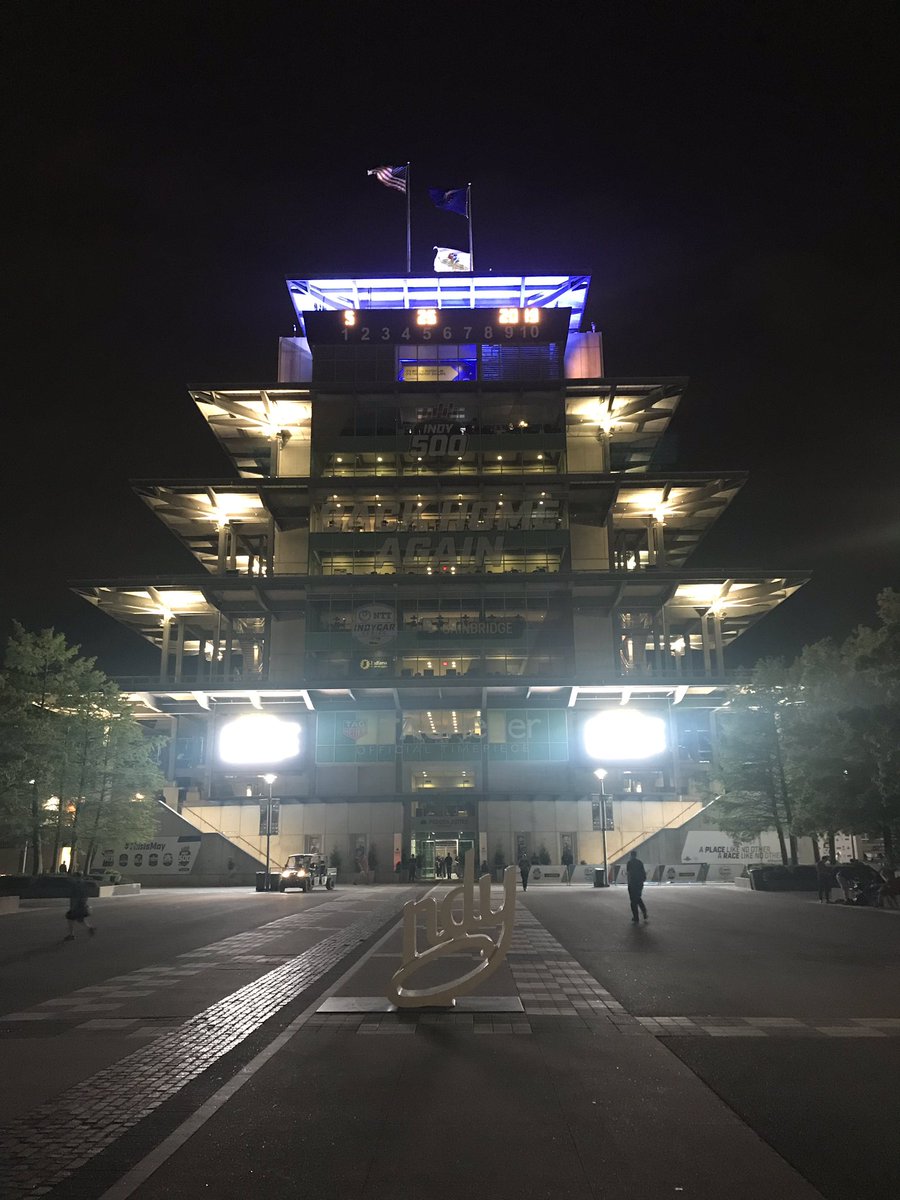TrevorAnthony's tweet photo. Happy Race day!!! #pagoda #Indy500 #raceday #beautiful #early #IndyCar #HostLife #maymotorsports #HondaRacing #RaceHost #EventLife #Emcee #EmceeLive https://t.co/E8Zt9b1eSl