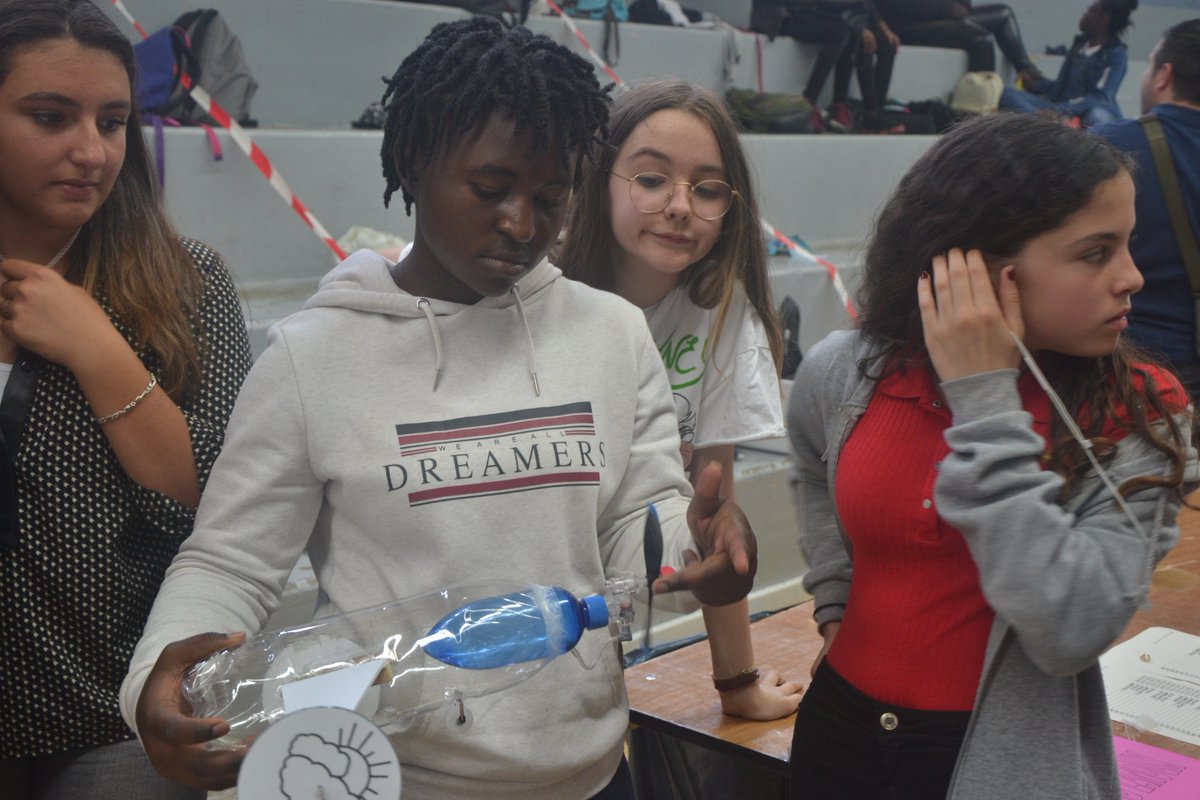 DominiqueNibart's tweet photo. #Cybertech Du CP à la terminale, des réalisations toujours bluffantes lors de la 25ème édition du concours CYBERTECH. #créativité #réussite #technologieaucollège https://t.co/IbzlmUKVZV