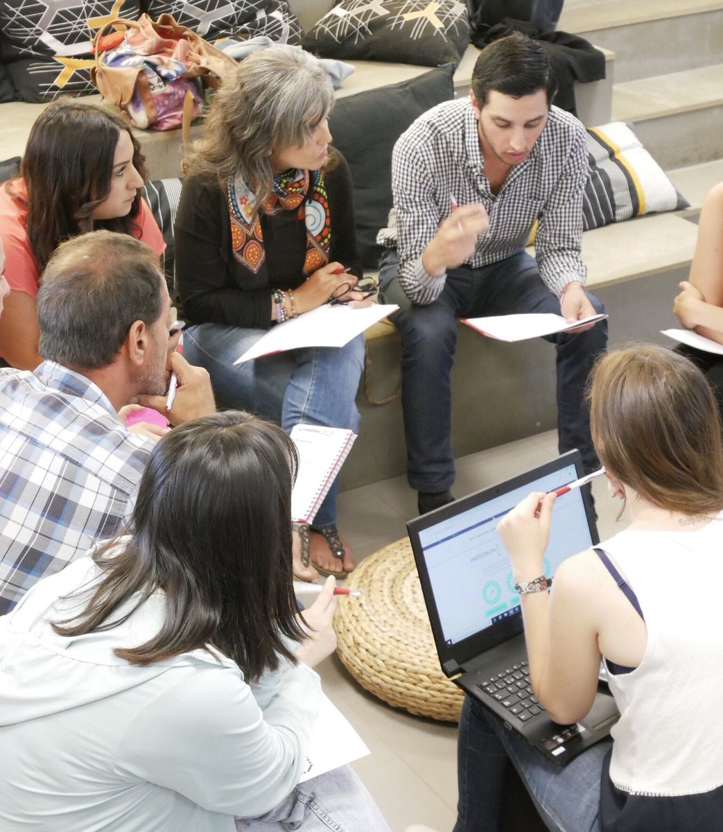 ciberyolanda's tweet photo. Lo mejor de la semana: #IdeatonxlosODS Ciudadanía y #ONGs trabajando juntas para en encontrar soluciones a necesidades reales relacionados con los #ODS con el apoyo @EMPODERA_org Muy contentos con los resultados, la implicación y lo aprendido. #agenda2030 #EmpoderaxlosODS #Málaga https://t.co/f0z7Is1yTB