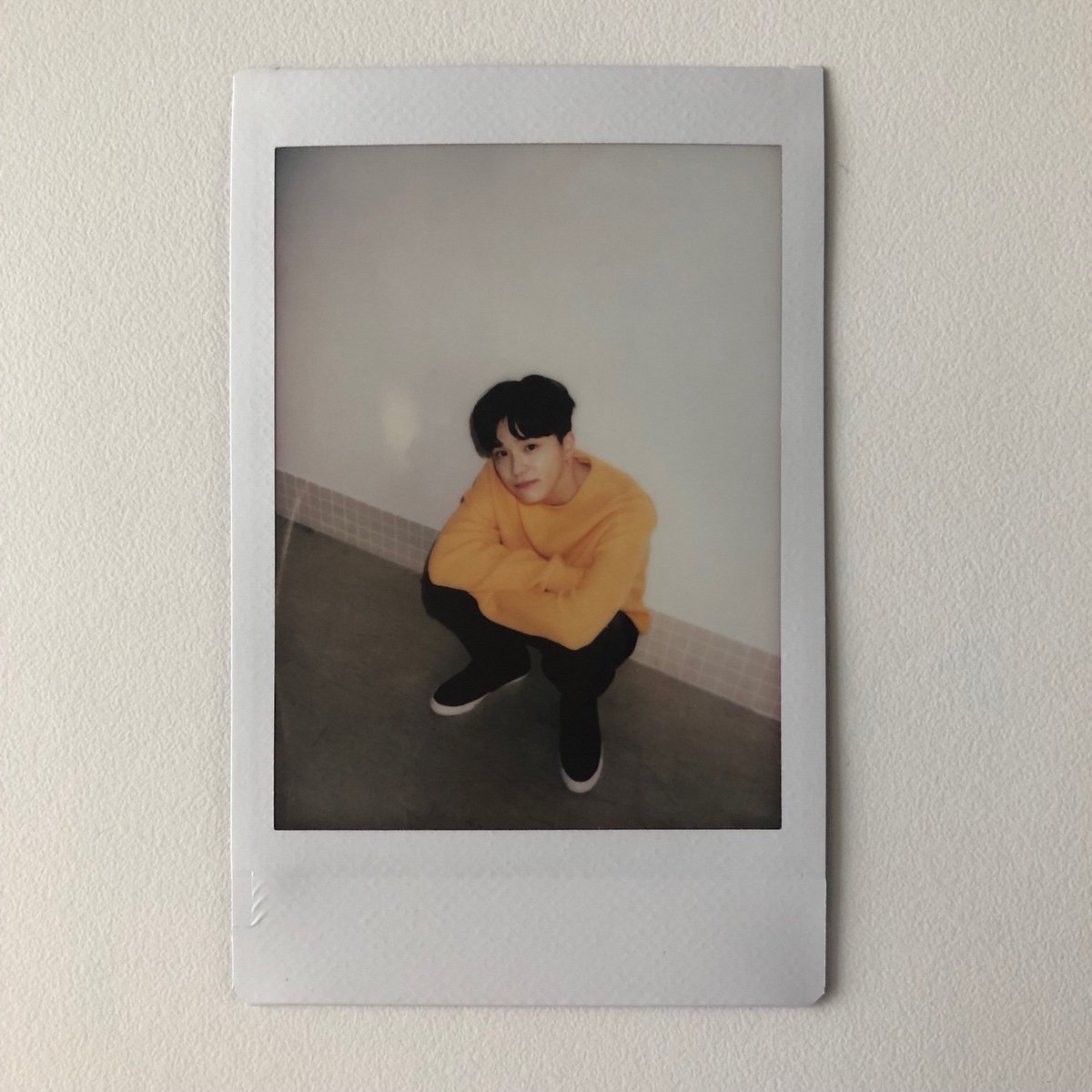 treasure13ro's tweet photo. TREASURE 13 PREVIZUALIZAREA FOTO ‘ÎNCEPUT’ POLAROID CUT

#TREASURE13 #트레저13 #PREVIEW_IMAGE_MOMENT #BEGIN #POLAROID #BEHIND #YG https://t.co/uNtkPkBuJY