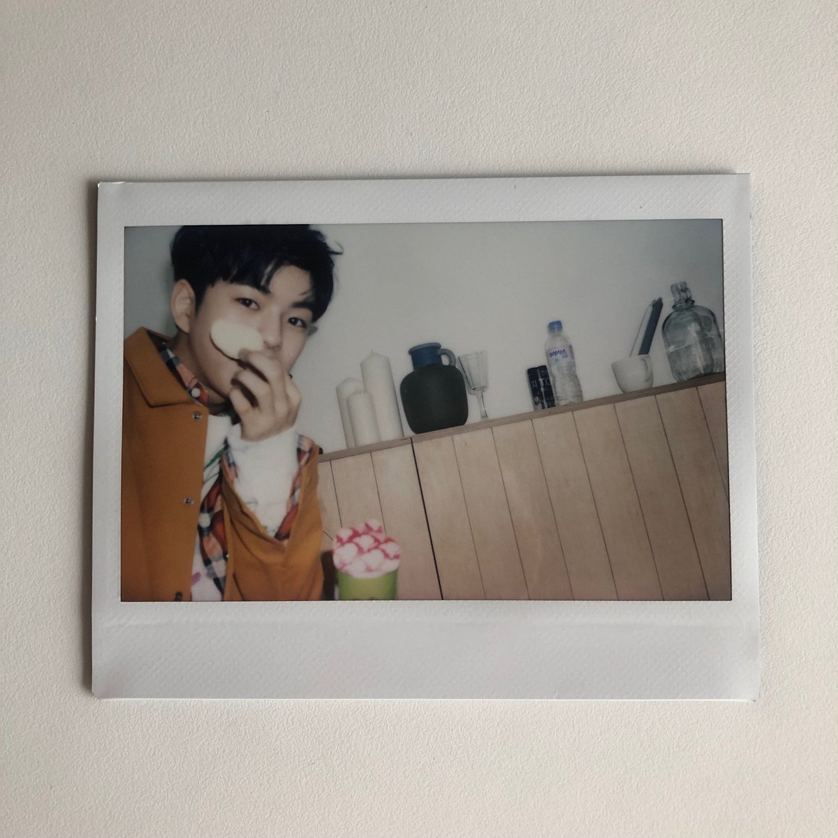 treasure13ro's tweet photo. TREASURE 13 PREVIZUALIZAREA FOTO ‘ÎNCEPUT’ POLAROID CUT

#TREASURE13 #트레저13 #PREVIEW_IMAGE_MOMENT #BEGIN #POLAROID #BEHIND #YG https://t.co/KegVpuNaOS