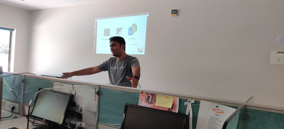 MPokar's tweet photo. @rowdymehul started with intro to GOogle cloud #CloudStudyJam19 #GDGNashik @gdgnashik @GoogleDevsIN @googledevs https://t.co/QsqNqwQADi