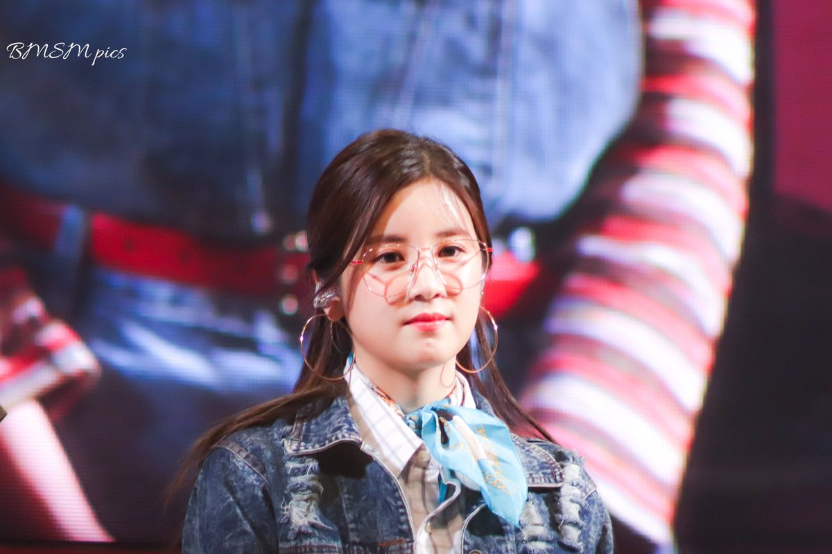 bmeungsameung's tweet photo. 2019.04.20
세종 대학교 대양홀
에이핑크 팬미팅 [에핑은 여덟살]
에이핑크 박초롱(@Apinkpcr)
#에이핑크 #박초롱 #apink https://t.co/7lyKNBhAAa