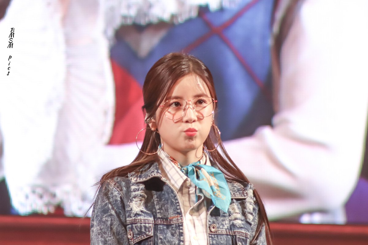 bmeungsameung's tweet photo. 2019.04.20
세종 대학교 대양홀
에이핑크 팬미팅 [에핑은 여덟살]
에이핑크 박초롱(@Apinkpcr)
#에이핑크 #박초롱 #apink https://t.co/7lyKNBhAAa