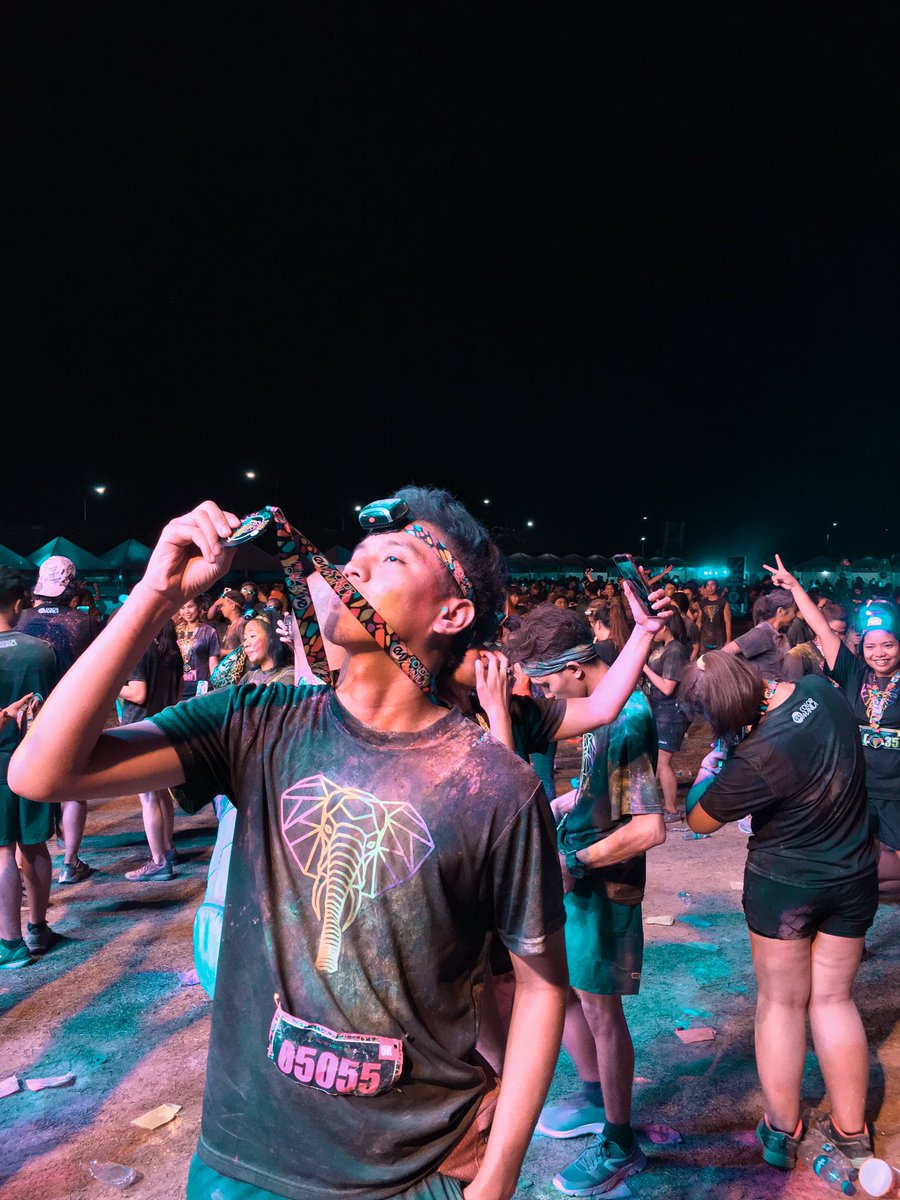 dfrstnoel's tweet photo. Black light Run🏃🏻♂️
.
.
.
#CMBlacklightRun #CMColoringMilestones #ilovecolormanila #colormanila #color #colorrun #fun #running #runners #runnersofinstagram #instagram #colorrun #medal #colorrun2019 #manila #philippines #instagay https://t.co/uKaRoYTTMQ