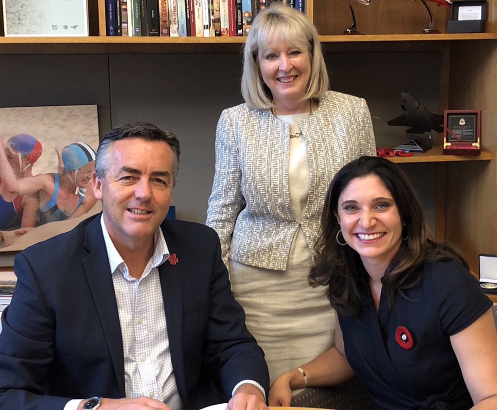 DarrenChesterMP's tweet photo. Honoured to be reappointed as Minister for Veterans’ Affairs &amp; Minister for Defence Personnel. Looking forward to continuing the transformation of DVA as we keep putting veterans and their families first &amp; supporting the current generation of ADF personnel. @DVAAus @DeptDefence https://t.co/QRunuXXh7J