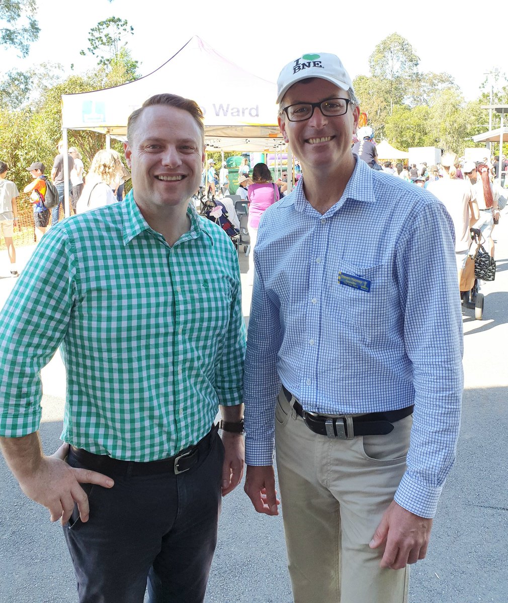Great to spend the morning with Lord Mayor Adrian Schrinner <a href="/Schrinner/">Karol365</a> at St Andrew's Ferny Grove Fair.