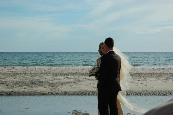 Planning a Wedding in Ocean City, Maryland upflow.co/l/fcWB