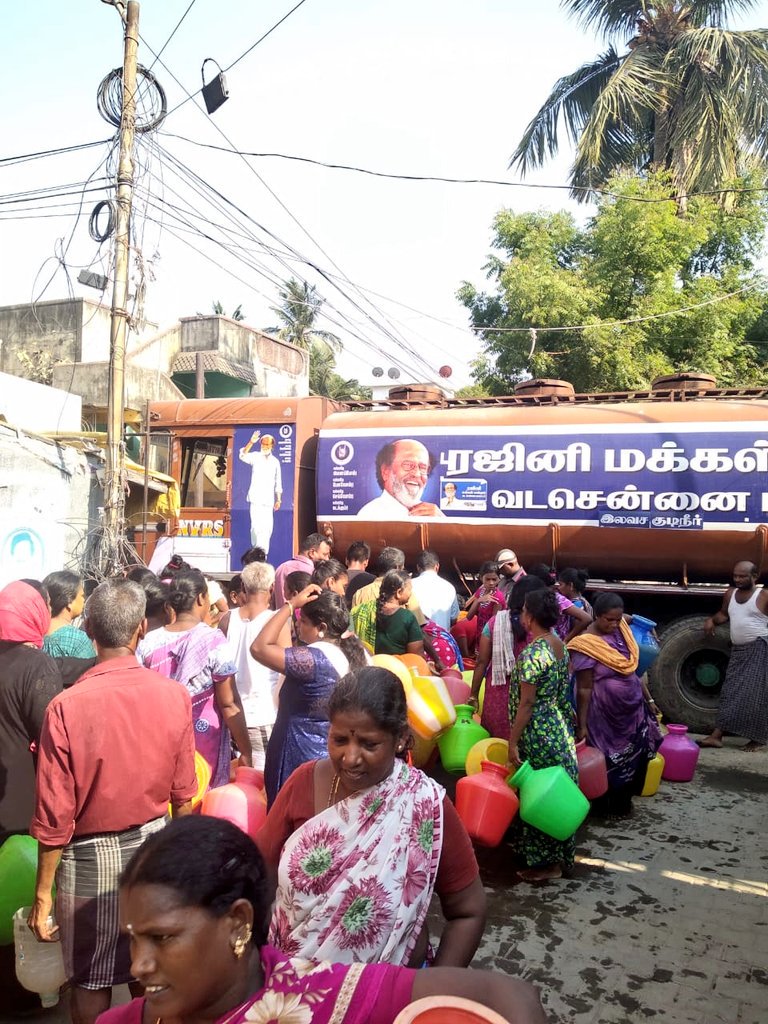 NorthChennaiRMM's tweet photo. மக்கள் தலைவரின் கனவை நிறைவேற்றும் வகையில் மூன்றாவது வாரமாக வட சென்னை மாவட்ட ரஜினி மக்கள் மன்றம் சார்பில் பொதுமக்களுக்கு தினமும் 192000 லிட்டர் தண்ணீர் (6 லாரிகள்) வழங்கப்பட்டு வருகிறது என்பதை மகிழ்ச்சியுடன் தெரிவித்துக் கொள்கிறோம்.@rmmoffice https://t.co/6JNkdA1YW1