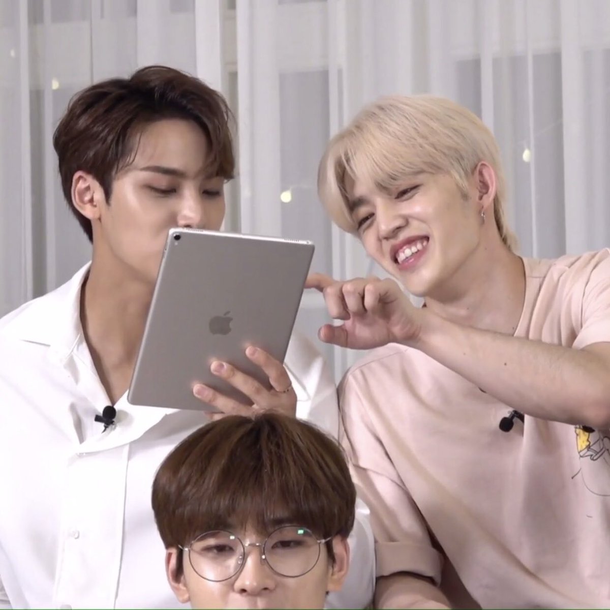 lowqualitycheol's tweet photo. ➳ #에스쿱스 #SCOUPS 🍎 https://t.co/S9rqMxdvs2