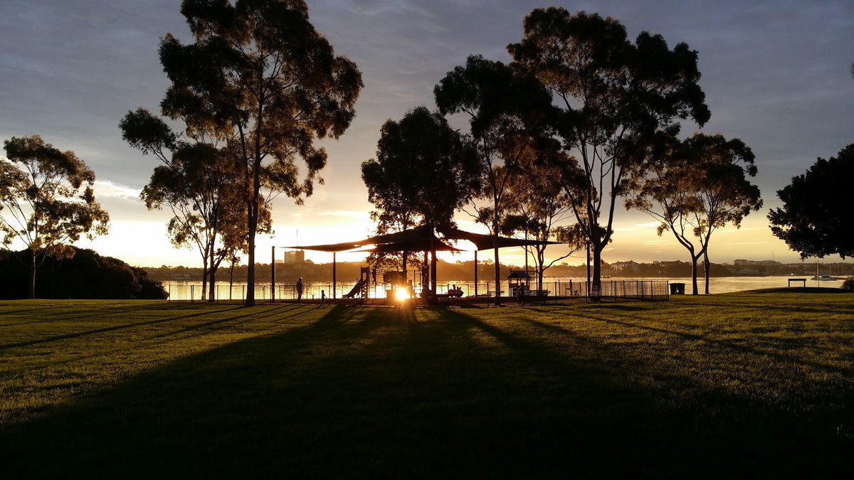 SuburbRun's tweet photo. Sydney you have great views from the new line course in Mosman and a waterside start at the Five Dock score course. Claremont Meadows also gets a scatter course.

Suburb Run is totally free now, so get running now!

#suburbrun #running #fitness #mosman #fivedock #claremontmeadows https://t.co/jCjFCfPrsF