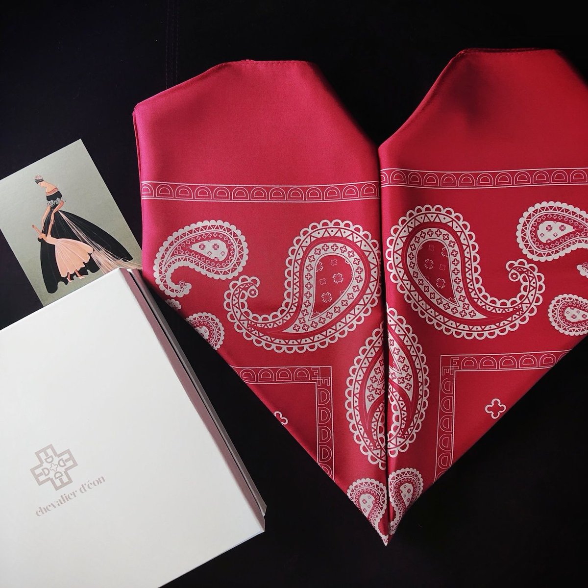 CDEheritage's tweet image. ❤️Nous souhaitons une belle et joyeuse fête à toutes les mères ❤️😘
#chevalierdeon  #chevalierdeonheritage  #CDEheritage #madeinFrance #frenchbrand #silk #soie #carre #scarf #headscarf #foulard #luxuryaccessory #fashionaccessory #fetedesmeres #mothersday #heart #love #mother