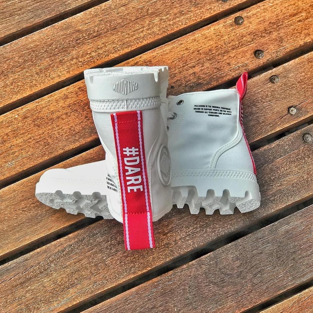 SneakerTrend1's tweet photo. 🚨PAMPA HI DARE🚨 now available at all TAPE STORES 🔥@officiallytape🔥 Check out the detailing on this boot!! 💦 #SneakerTrend_SA #EssenceOfStyle #StreetWear #STclothing #DopeSneakers #DopeCombo #ClassicWear #Trustedseller #WePuttingQualityClothingOnTheMap https://t.co/FESXroPL8z