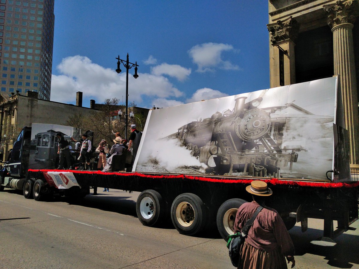 Great day Saturday as #Unifor & other unions, activists & citizens marched through the streets of downtown Winnipeg to commemorate the 100th Anniversary of the #1919strike. The parade started in the vicinity of the old Victoria Park where strikers & supporters would meet in 1919.