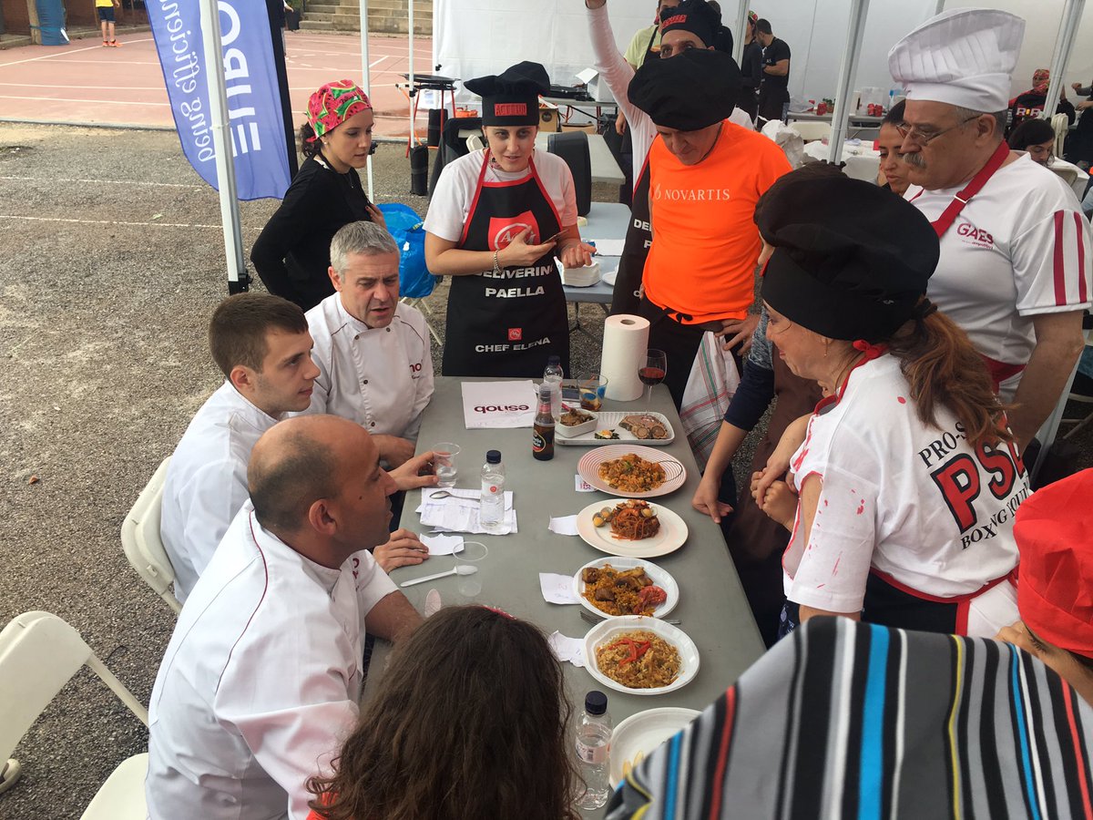 a32events's tweet photo. Muchasgracias a @ESHOBescola por aydar a decidir que #paella era la mejor en los Juegos interempresas BCN 2019. La olimpiada empresarial solidaria. La decisión no es fácil. https://t.co/mVPvl95esj
