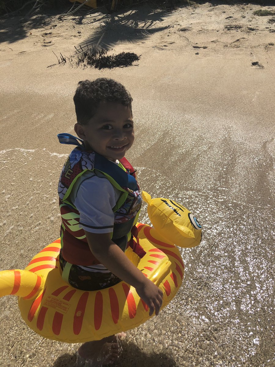 ladypalamo's tweet photo. Beach day yesterday with my favs ❤️ #MySamoa #AuntyTaliasBabies https://t.co/nbZQdtVJrN
