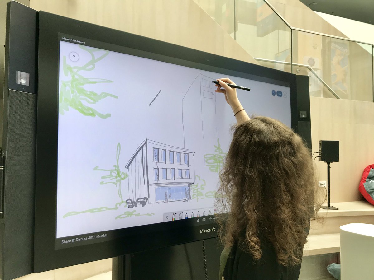 pyconweb's tweet image. Our wonderful artist brought back to work 👌#pyconweb #pyconweb19