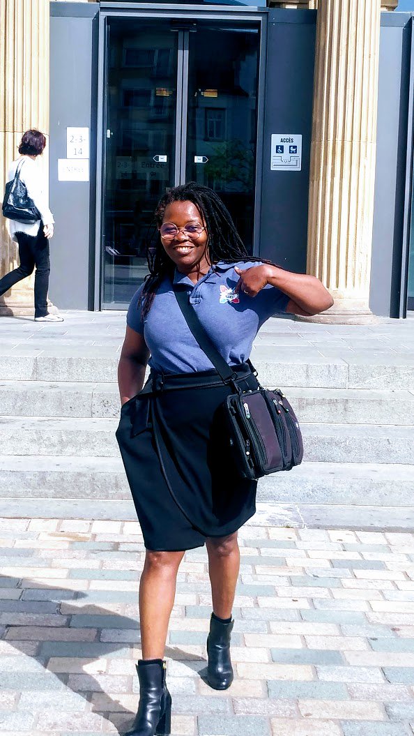 Ai voté #ElectionsEuropeennes2019 pour :)
- les droits humains: #MerdeAlors #WelcomeRefugees #HumanRights;
- le climat: #ClaimTheClimate
- la jeunesse: #StandWithOurYoung #YouthForClimate #LoveJeunesse;
- les femmes;
- l'inclusion d'autres peuples dans notre société européenne.