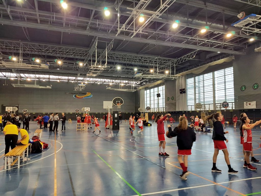 FCBQtecnic's tweet image. TROBADA PDP I TECNIFICACIÓ I Partits, activitats lúdiques, reunions, retrobaments, xerrades formatives, cistelles solidàries... i molt molt molt bàsquet el que viurem avui a la Ciutat Esportiva Blanes! Comencem la Trobada Final!