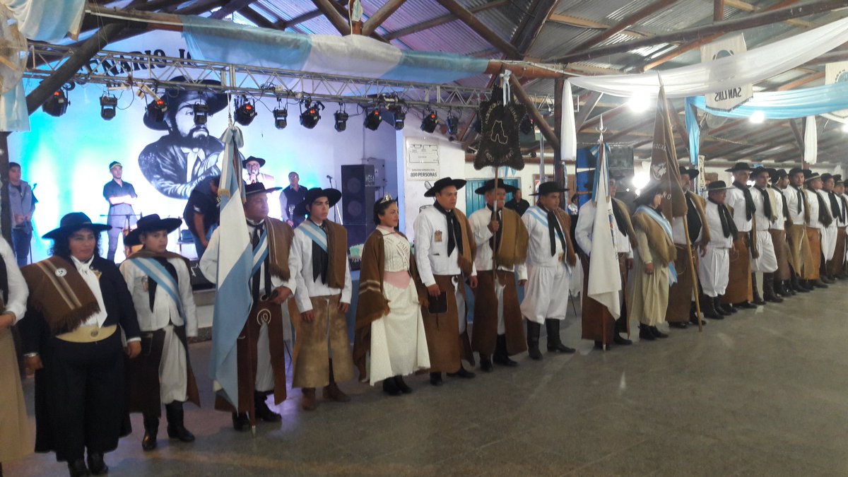 agenda_gaucha's tweet photo. #HayNomas #25DeMayo Viva La Patria https://t.co/JKaiT0pCsD