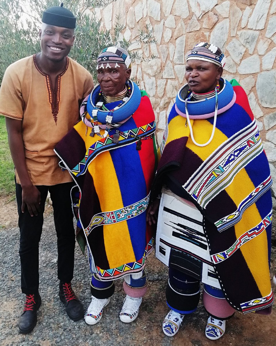 TshepoJeans's tweet photo. Finally got to me the legend #DrGoGo Esther Mahlangu ππ https://t.co/tF0IoezLW7