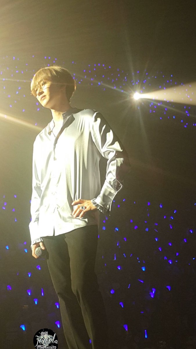 JewelsMyanmar's tweet photo. 180128 #SS7BKK
#Eunhyuk #leehyukjae #은혁 #이혁재
He was touched by Thai ELF's fan project and teared up. Then he smiled. 👇 https://t.co/4PXFPwd51c