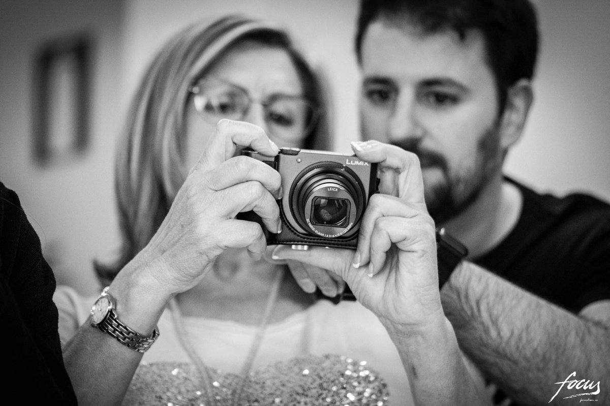 focusleon's tweet photo. Cámara en mano, asimilando conceptos...
#FocusLeon #leonesp
#XXIIICursoDeIniciacionALaFotografia https://t.co/OGICNxhU4q