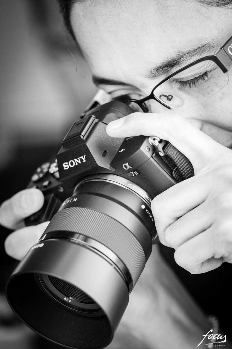 focusleon's tweet photo. Cámara en mano, asimilando conceptos...
#FocusLeon #leonesp
#XXIIICursoDeIniciacionALaFotografia https://t.co/OGICNxhU4q