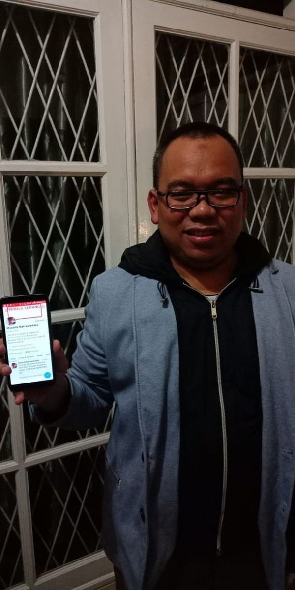 Ditangkapnya sang provokator Mustofa Nahra adalah hadiah terindah dari POLRI bagi netizen yg merindukan internet sehat bebas dari hoax, fitnah dan kebencian berbau SARA. 

Yg setuju silakan RT tweet ini! 
#ThankYouPOLRI