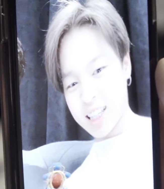 CHIIK___'s tweet photo. 아카쨩 존잘박찌밍ㅠㅠ
귀여워....
#지민 #JIMIN #BTS https://t.co/lCMSd7UgqS
