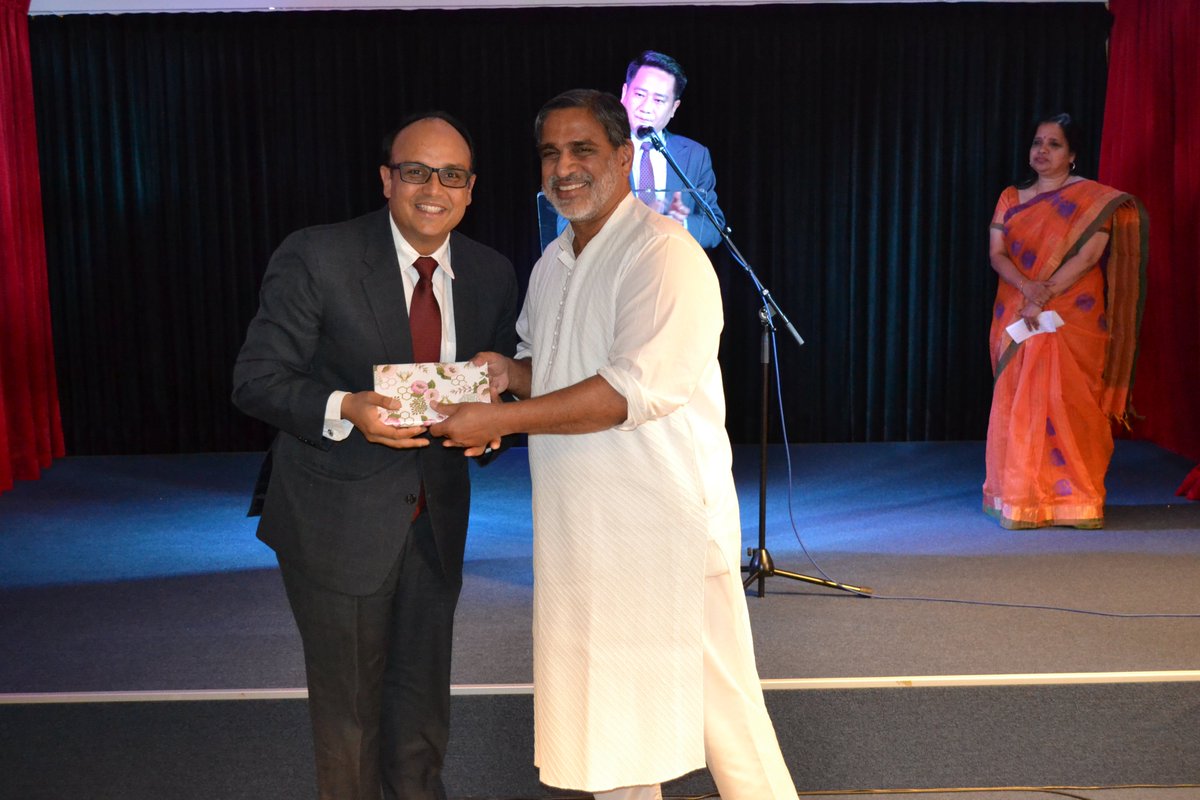 vschaturvedi's tweet photo. Addressing the event organised by Indian Embassy at The Gandhi Centre in Hague, The Netherlands : “Celebrating India's Democracy - Results of General Elections 2019”
#Indiawins #Modiwin #InvestIndia #MakeinIndia #GlobalPower #IndianEmbassy #GandhiCentre #NLIndia #ASSOCHAM #ICAI https://t.co/gEyEWx63og