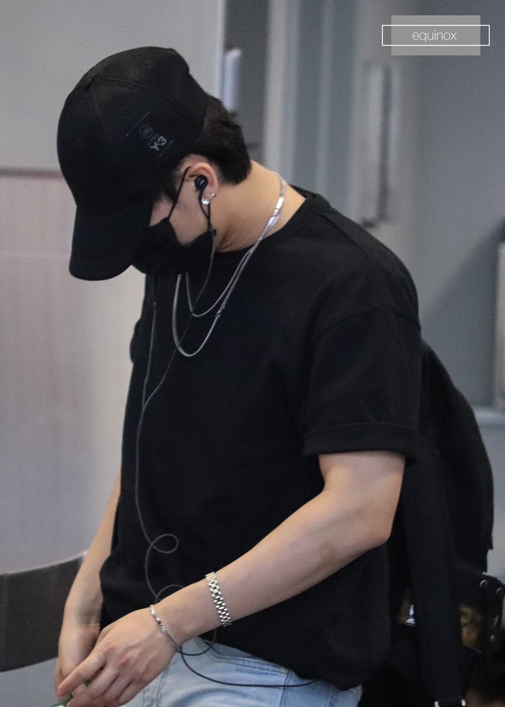 seochangbinpics's tweet photo. 190520 © equinox https://t.co/GgvxIoFxgN