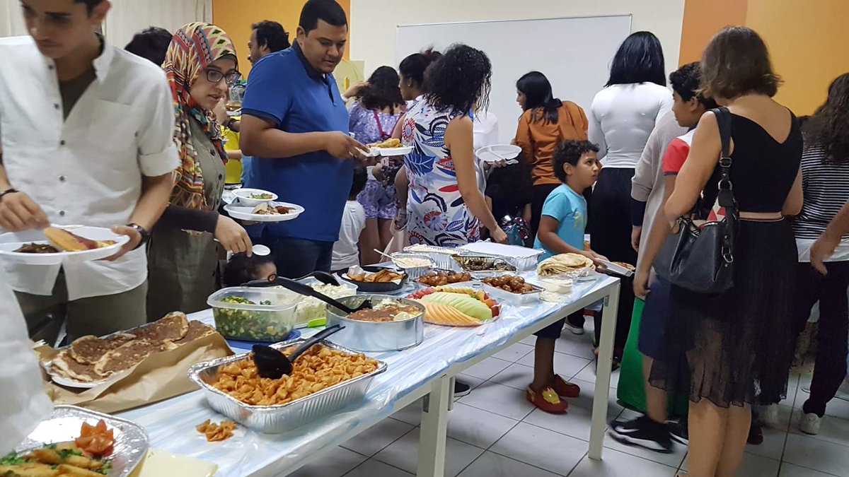 DisSharjah's tweet photo. Iftar at school... 
@dssharjah.org https://t.co/Uzhk1LiB0I