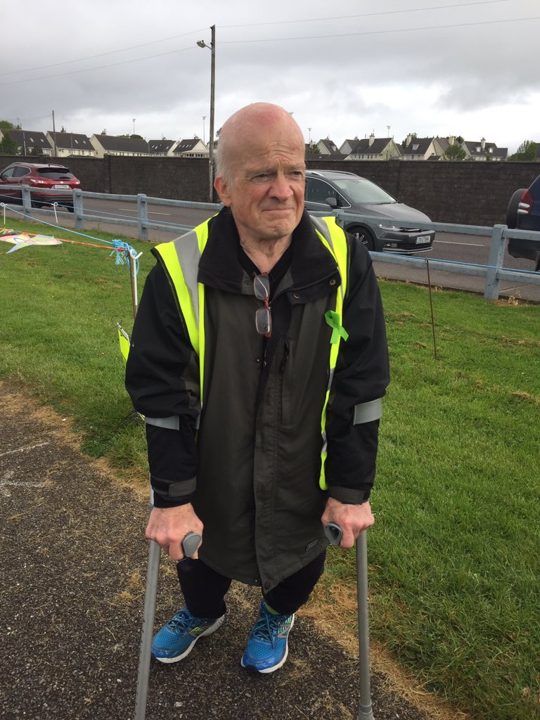How does a guy who’s doing his 450th next Sunday rest up? He volunteers @cobhjnrparkrun @parkrunIE