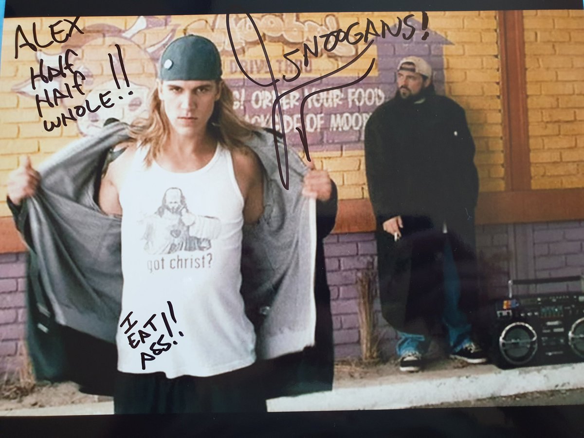 AlexanderJBall's tweet photo. Comic con was absolutely amazing and I got to meet a total legend, the one and only @JayMewes half half whole for the win!!

#MCMLondon2019 #MCMcomiccon #jasonmewes #halfhalfwhole https://t.co/FzcsMSOOHj